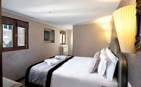 Alle Guglie Boutique Hotel  3*